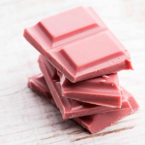 What is Ruby Chocolate Spatula Desserts, Bon Bons Recipe, Ruby Chocolate, Chocolate Diy, Chocolate Drip, Pink Chocolate, Triple Chocolate, Aphrodite, Need To Know