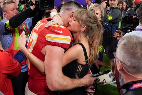 Dean Richards’ Entertainment Report: Super Bowl, Usher, and Beyoncé Photos Of Taylor Swift, Mark Harmon, Chiefs Game, Jason Kelce, Kids Choice Award, Kill Bill, Slim Shady, Travis Kelce, Live Taylor