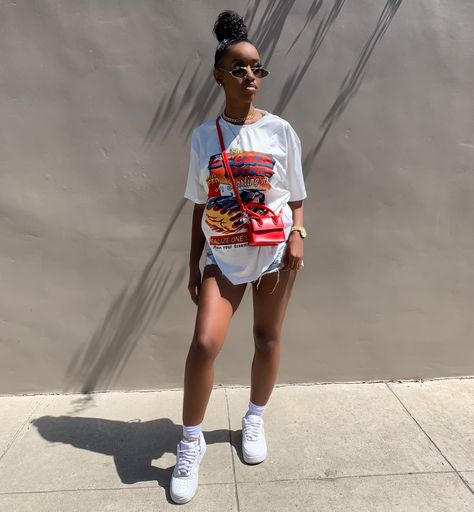 𝒮. on Twitter: "Graphic tee’s all Summer 🔥… " Airforce 1 Outfit, Graphic Outfits, Af1 Outfit, Tee Outfits, Graphic Tee Outfit, Teenage Outfits, Shirt Outfits, Graphic Tee Outfits, Shirt Bag