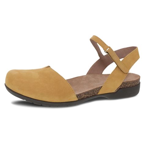 Casual Summer Sandals, Clogs And Mules, Closed Toe Sandals, Dansko Shoes, Toe Sandals, Womens Clogs, Perfect Shoes, Toe Shoes, Nubuck Leather