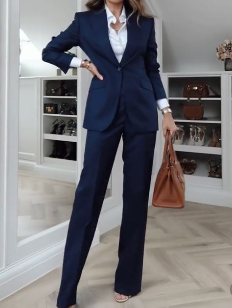 Navy Blue Woman Suit, Dark Blue Suits For Women, Stylish Business Attire Women Skirts, Dark Blue Business Outfit, Pant Suit Outfit Classy, Blazer Outfits Formal Women, Suit Blue Woman, Navy Blue Corporate Attire, Calvin Klein Suits For Women