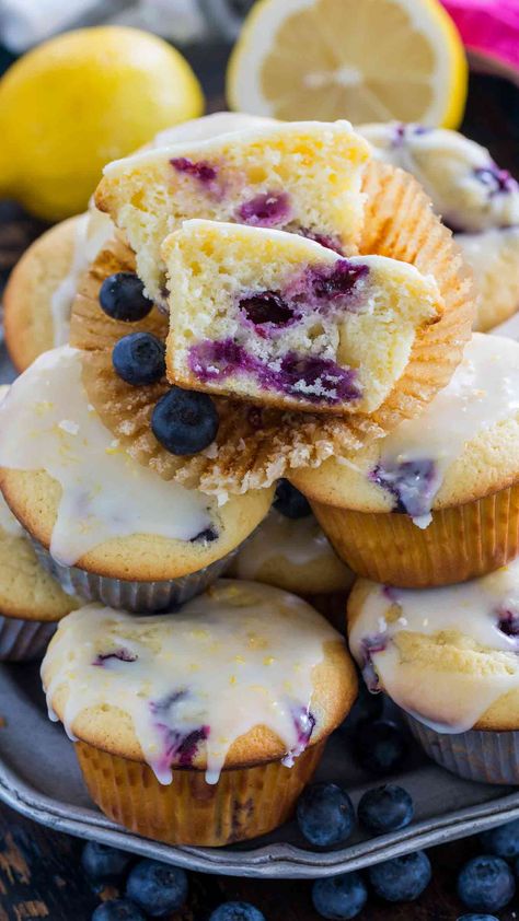 Blueberry Lemon Muffins are the perfect combo of sweet and tart! Easy to make in just over 30 minutes, they are the tasty snack or dessert. Lemon Cranberry Muffins, Ww Deserts, Dessert Blueberry, Lemon Blueberry Muffins Recipe, Blueberry Lemon Muffins, Lemon Muffin Recipes, Lemon Desserts Easy, Lemon Glaze Recipe, Vacation Food