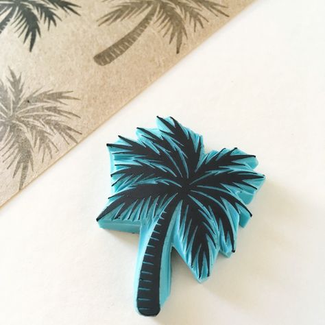 New Palm tree! Palm Tree Stamp Tattoo, Coconut Tree Silhouette, Hand Embroidered Palm Tree, Palm Tree Lino Print, Printmaking Tools, Palm Tree Pattern Design, Palm Tree Stamp, Lino Inspiration, Lino Printing