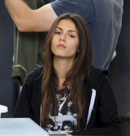 14 Stunning Pictures Of Victoria Justice Without Makeup | Styles At Life Victoria Justice Makeup, Victoria Justice Hair, No Makeup Selfie, Pierson Fode, Child Artist, Celebs Without Makeup, Tori Vega, Makeup Selfie, Chica Cool