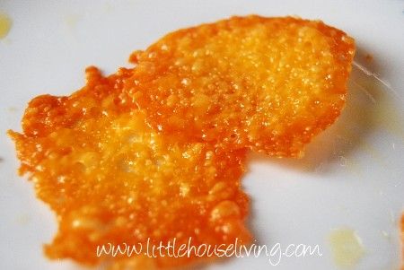 Cheese Crispies (Gluten Free) - Little House Living Cheese Curd, Parmesan Chips, Friends Recipes, Parmesan Crisps, Homemade Crackers, Cheese Straws, Cheese Crisps, Easy Appetizers, Oscars Party