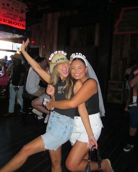 Your bestie’s bachelorette is something that can actually be so personal 🥹✨🤠🪩✨🙂‍↕️🫶 Bachelorette Pics, Drinking Party, Sister Friends, Jackson Hole, Group Photos, Maid Of Honor, Sorority, Bachelorette Party, Nashville