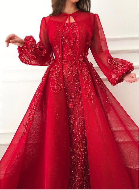 Red Ball Gowns, Baju Kahwin, Outfit Red, Cherry Dress, Queen Dress, Ball Gowns Evening, Red Gowns, Red Cherry, Net Fabric