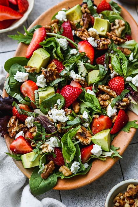 Strawberry Walnut Salad, Salad With Goat Cheese, Homemade Balsamic Vinaigrette, Dairy Free Alternatives, Walnut Salad, Strawberry Salad, Goat Cheese Salad, Summer Salad Recipes, Cheese Salad