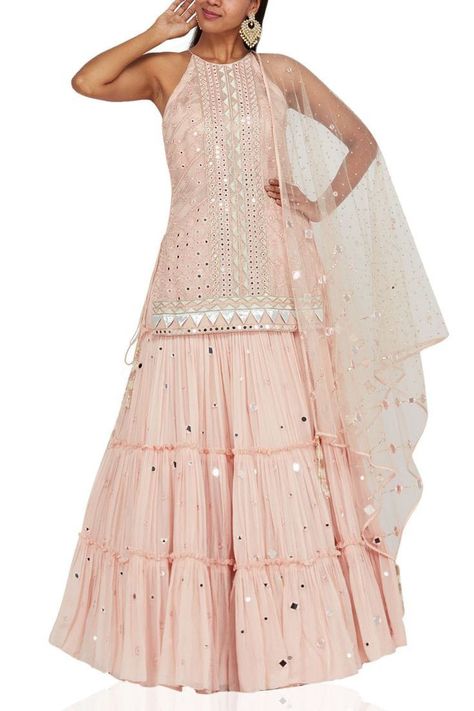 Party wear dresses idea Kurtis For Wedding, Latest Designer Kurtis, Gharara Designs, Pink Kurta, Indian Outfits Lehenga, Indian Gowns Dresses, Traditional Indian Outfits, Designer Kurtis, Kurti Designs Party Wear