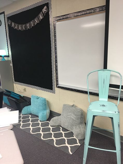 Mint, white and gray classroom. Gray Classroom Theme, Teal Classroom, Pink Classroom Decor, Pink Classroom, Beach Theme Classroom, Teaching Classroom Decor, Classroom Decor Middle, Middle School Classroom Decor, Chalkboard Theme