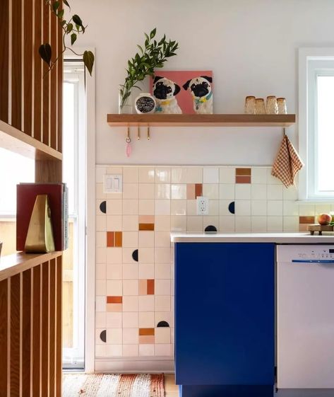 Photo by Mercury Mosaics on March 02, 2024. May be an image of shelf, rack, indoors and kitchen. Mid Century Modern Tile, Craftsman Foyer, Subway Tile Herringbone, Mid Mod Kitchen, Kitchen Triangle, Custom Backsplash, Mercury Mosaics, Square Kitchen, Herringbone Backsplash