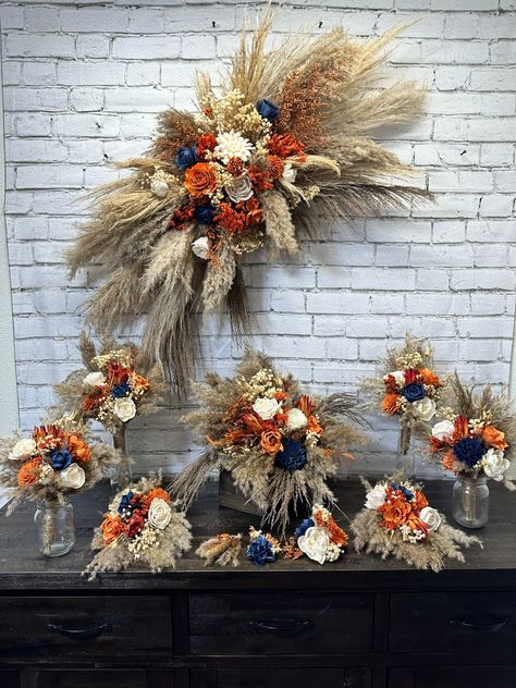 October Love, Country Western Wedding, Fall Wedding Color Schemes, Rusting Wedding, Western Themed Wedding, Boho Wedding Flowers, Country Theme Wedding, Babies Breath, Wedding Themes Fall