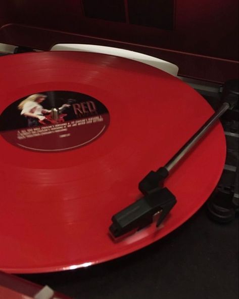 Red Vinyl Taylor Swift, Red Taylors Version Vinyl, Red Taylors Version Aesthetic, Music Red Aesthetic, Red Era Aesthetic, Red Tv Aesthetic, Red Album Aesthetic, Maroon Taylor Swift, Taylor Swift Red Album