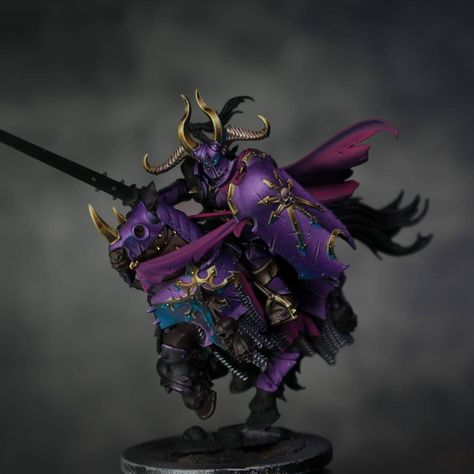 WiP on my Slaves to Darkness Knight. Loads left to do including all of the other side. I've broke this bloody model so many times now its a… Slaves To Darkness, Knight Models, Caracter Design, Warhammer Figures, Horsemen Of The Apocalypse, Warhammer Aos, Fantasy Battle, Warhammer 40k Artwork, Warhammer 40k Miniatures