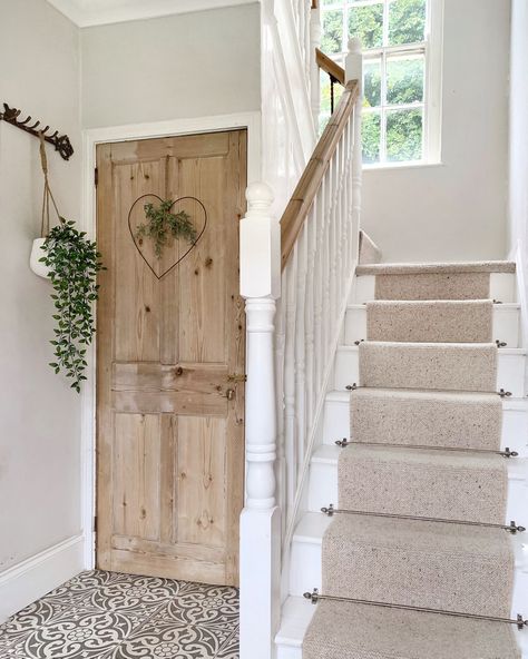 Cottage Staircase, Country Hallway, Cottage Hallway, Stairs And Hallway Ideas, Cottage Stairs, Cottage House Interior, Rustic Hallway, Hallway Colours, House Staircase