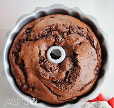 Chocolate Chip Bundt Cake Recipe, Brownies Caramel, Vegetarian Chocolate Cake, Chocolate Chip Bundt Cake, Chocolate Bundt, Bundt Cake Recipe, Homemade Chocolate Chips, Chocolate Fudge Brownies, Butterscotch Pudding