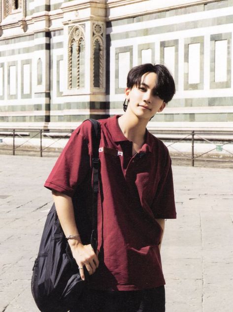 [SCAN] NANA TOUR BEHIND PHOTOBOOK [스캔] #정한 #JEONGHAN Stock Photos Funny, Seventeen Jeonghan, Seventeen Going Seventeen, New Jeans Style, Going Seventeen, Seventeen Wallpapers, Seventeen Album, Italian Men, One Piece Comic