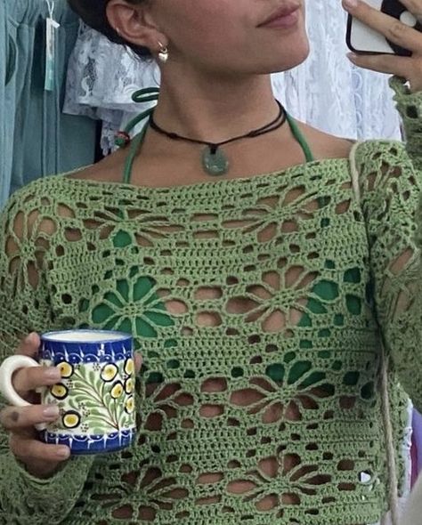 Crochet Beach Cover Up Top, Summer Things To Crochet, Crochet Summer Aesthetic, Beach Crochet Outfit, Fitted Green Crochet Top For Beach Season, Crochet Green Top, Green Crochet Top For Beach Season, Beachy Crochet, Crochet Ideas For Summer