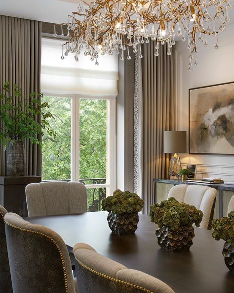 Sophie Paterson on Instagram: “The dining room at our Hyde Park project has great views across the tree tops of the park, we brought the greenery inside and complimented…” Sophie Paterson Interiors, Sophie Paterson, Teardrop Chandelier, Park Project, Dining Room Interiors, Elegant Dining Room, غرفة ملابس, Tree Tops, Dream House Interior