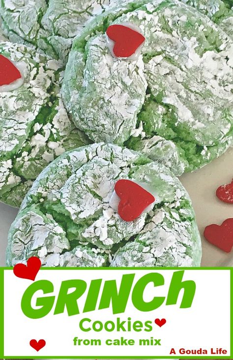 Green Crinkle Cookies, Bakesale Ideas, Grinch Cookie, Grinch Cookies, Christmas Yummies, Grinch Party, Holiday Dishes, Cake Mix Cookie Recipes, Cookies Cake