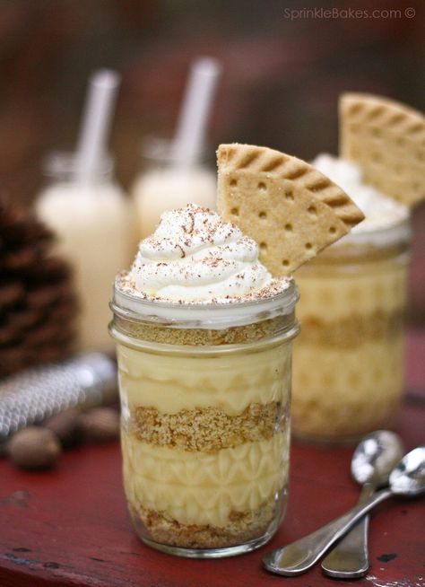 Best Shortbread and Eggnog Pudding Trifles Dessert Souffle, Eggnog Pudding, Walkers Shortbread, Trifle Pudding, Shortbread Recipe, Dessert In A Jar, Trifle Recipe, Eat Dessert, Perfect Desserts