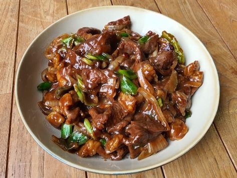 Bœuf aux oignons chinois Asian Cooking, Happy Meal, Pad Thai, Creative Food, Chinese Food, Healthy Cooking, Beef Recipes, Asian Recipes, Meal Planning