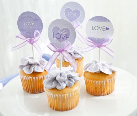 baby love baby shower desserts Cupcakes Bonitos, Fancy Baby Shower, Lavender Cupcakes, Tiffany Baby Showers, Lavender Baby Showers, Purple Cupcakes, Country Baby Shower, Pretty Cupcakes, Baby Shower Purple