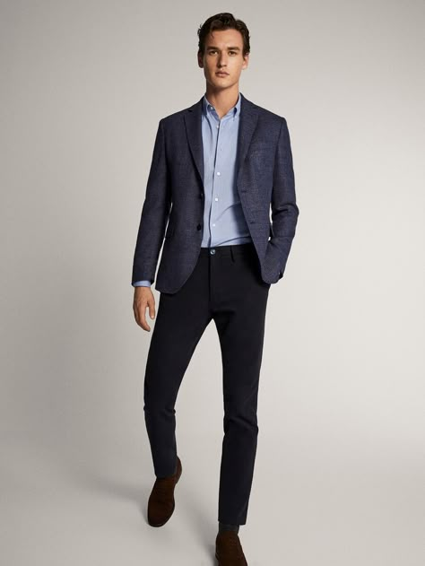 Chinos And Blazer Men, Chinos And Blazer, Business Casual Men Work, Interview Outfit Men, Business Casual Attire For Men, Stylish Mens Suits, Mens Smart Casual Outfits, Smart Casual Menswear, Mens Business Casual Outfits