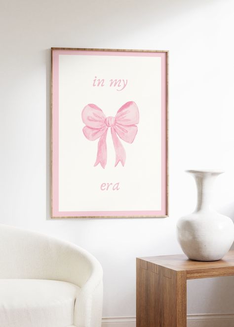 Pink Desk Decor, Bow Poster, Girly Room Decor, Simple Living Room Decor, Bow Art, Pink Wall Decor, Apartments Decorating, Pink Desk, Aesthetic Girly