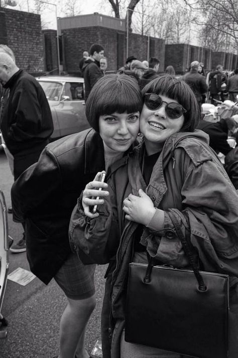 Mod girls. Alt Subcultures, Ska Music, Skinhead Girl, Car Boot Sale, 60’s Mod, American Bandstand, Mod Girl, Acid House, Swinging Sixties