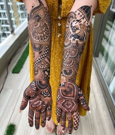 Full Hand Henna, Latest Mehndi Designs Wedding, Palm Mehndi Design, Indian Mehndi Designs, New Bridal Mehndi Designs, Bridal Mehendi Designs Hands, Legs Mehndi Design, Mehndi Designs Bridal Hands, Beginner Henna Designs