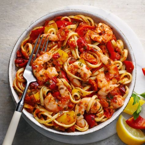 King Prawn Linguine, King Prawn Recipes, Prawn Linguine, Tomatoes On Toast, Linguine Recipes, Low Calorie Cooking, Vegetarian Menu, Prawn Recipes, Barefoot Contessa