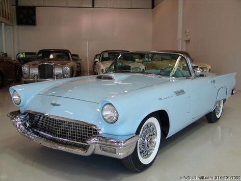 Thunderbird Car Aesthetic, Old Style Cars, Ford Thunderbird Aesthetic, Vintage Blue Car, Blue Classic Car, 1957 Ford Thunderbird, Ford Thunderbird Convertible, Thunderbird Convertible, Old Vintage Cars