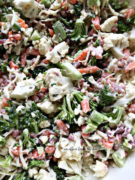 Peg's Salad - Italian Raw Veggie Salad Salad With Cauliflower, Tuna Lunch, Creamy Italian Dressing, Salad Italian, Salad Recipes Low Carb, Veggie Salad Recipes, Curry Recipes Indian, Pot Luck, Bean Stew