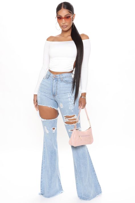 Distressed Flare Jeans, Outfits Con Jeans, Teenage Outfits, Fashion Nova Outfits, Jeans High Waisted, Tops Fashion, Loungewear Women, Flare Leg Jeans, Streetwear Fashion Women