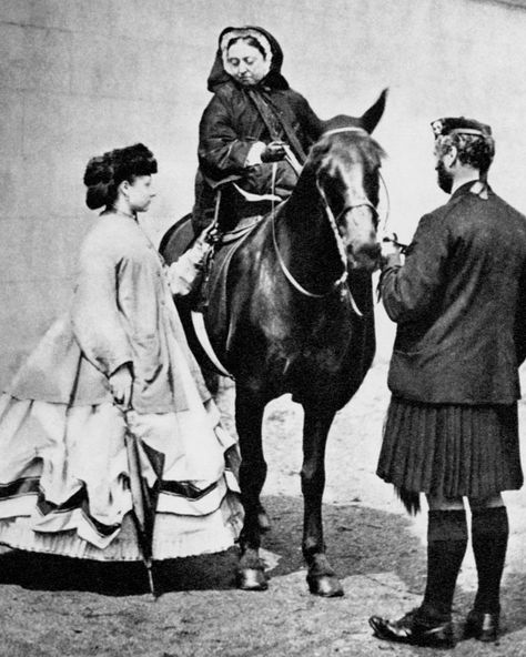 Queen Victoria, the Princess Louise, and the Queen's gilley John Brown - Balmoral (undated) Queen Victoria's Daughters, Queen Victoria Descendants, English Ancestry, Victoria's Children, Queen Victoria Children, Osborne House, Queen Victoria Family, Queen Victoria Prince Albert, Scottish People