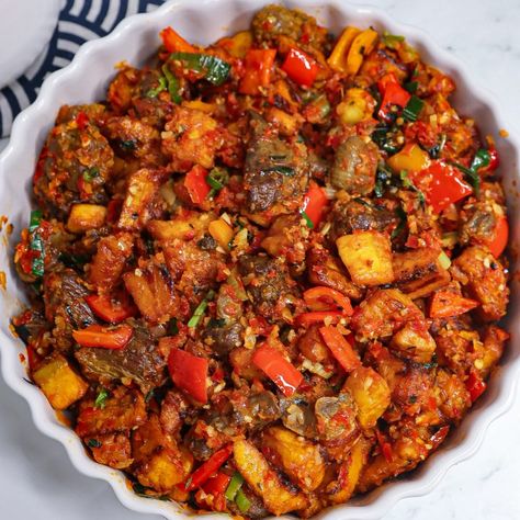 Gizdodo (Peppered Gizzard and Plantains) - Cooking With Claudy Gizdodo Recipe, Peppered Gizzard, Chicken Gizzards, Ripe Plantain, Plantains Fried, Habanero Peppers, Nigerian Food, Nutrition Labels, Recipe Images