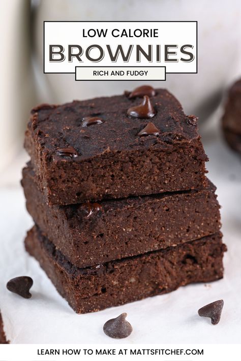 Low calorie healthy brownie recipe for weight loss and diet Low Calorie Protein Brownies, Low Calorie Brownies, Low Calorie Chocolate, Low Calorie Protein, Sugar Free Brownies, Healthy Sweet Snacks, Protein Brownies, Nut Free Recipes, Healthy Brownies