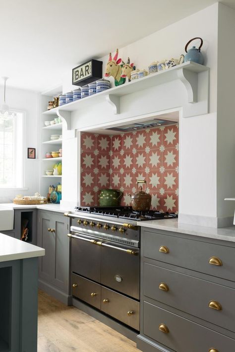 Don't you just love the backsplash with stars in this Victorian inspired kitchen by deVOL? The colour is great, adds interest to the scheme! #victorian #kitchen #renovation #extension Shaker Style Kitchen Cabinets, Kitchen Chimney, Farmhouse Kitchen Backsplash, Devol Kitchens, Victorian Kitchen, Diy Kitchen Renovation, Kitchen Cabinet Styles, Cottage Kitchens, Classic Kitchen