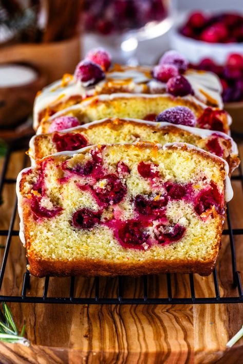 Orange Cranberry Bread Merricks Art Christmas Bread, Cranberry Orange Streusel Bread, Baked Breakfast Bread, Best Orange Cranberry Bread, Orange And Cranberry Bread, Brunch Ideas For Thanksgiving, Baking For Thanksgiving, Fall Dessert Breads, Cranberry Brunch Recipes