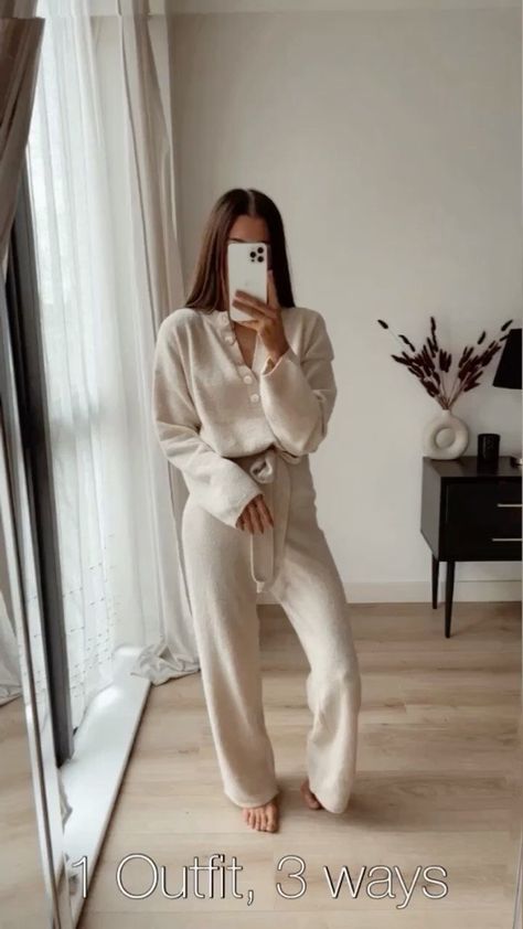 Trendy Lounge Wear Outfit, Trendy Lounge Wear, Lounge Wear Outfit, Homewear Outfit, Cute Lounge Outfits, Chic Loungewear, Bar Outfits, Lounge Outfits, Cosy Outfit