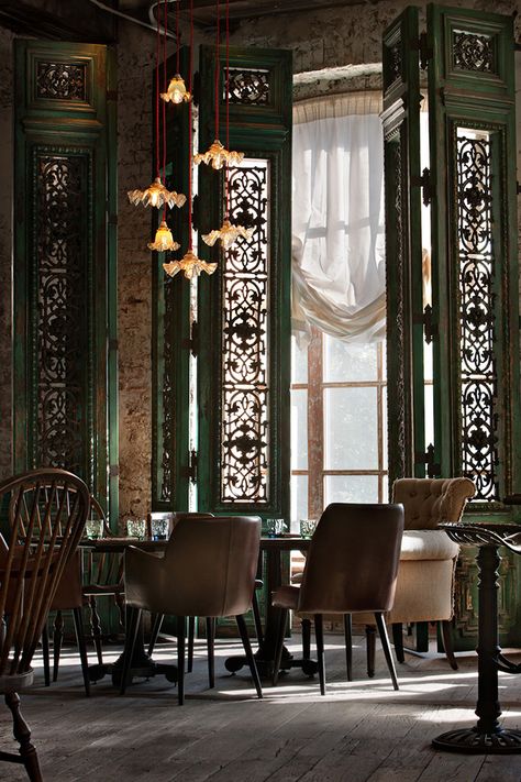 It’s difficult to imagine eating out in Moscow before Russian restaurateur Andrei Dellos came along and lured us into gastronomic extravagance. Now, the man behind the city's iconic Pushkin Café shows no signs of faltering with the recent opening of hi... Georgian Restaurant, Russian Interiors, Chinese Interior, Asian Interior, Italian Interior Design, Italian Interior, Cafe Interior Design, Kew Gardens, Restaurant Interior Design