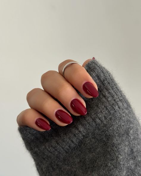 Cherry Red Nails: 25 Bold Ideas for a Chic Look Oval Short Red Nails, Short Round Acrylic Nails Red, Super Short Red Nails, Red Round Nails Design, Red On Red Nails, Red Nail Theory Aesthetic, Red Nails Plain, Short Round Red Nails, Fall Red Nail Colors