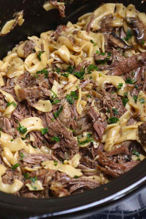 Beef And Noodles Crockpot, Egg Noodle Recipes, Crock Pot Beef, Slow Cooker Recipes Beef, Beef Tips, Crockpot Dishes, Noodles Recipe, Crockpot Beef, Beef And Noodles