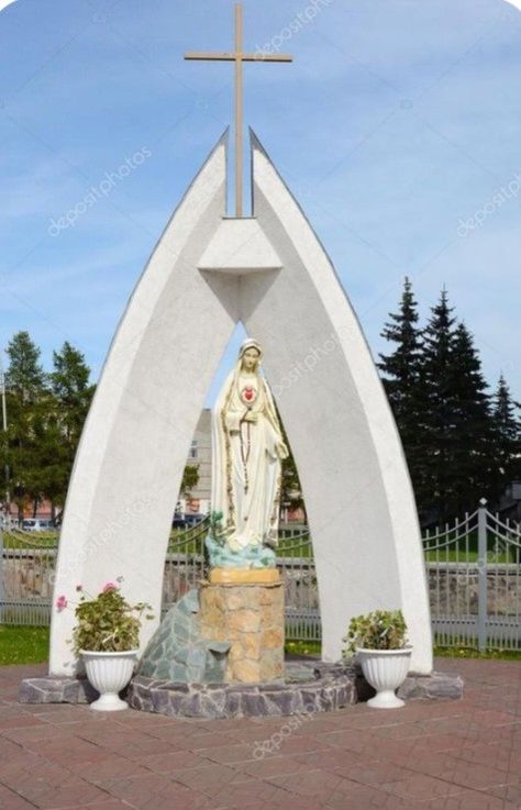 Statchu Art, Landscaping House, Marian Garden, Grotto Design, Church Design Architecture, Exterior Columns, Blessed Mother Statue, Church Building Design, Prayer Garden