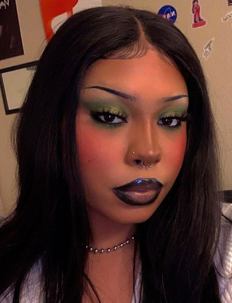 Alt Makeup, Alternative Makeup, Green Makeup, Edgy Makeup, Black Makeup, Cute Makeup Looks, Makeup Eye Looks, Goth Makeup, Dark Makeup