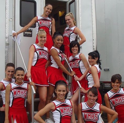 Middle School Morning Routine, Glee Cheerios, Brittany And Santana, Becca Tobin, Matthew Morrison, Cheerleading Bows, Glee Fashion, Heather Morris, Naya Rivera