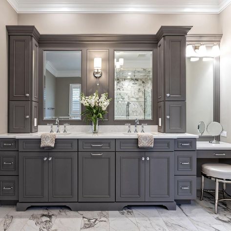 Kathryn Salyer Design on Instagram: “Bathroom vanity featuring @sherwinwilliams Urbane Bronze, 2021 Color of the Year! 📸 by @glennb_photo #kathrynsalyerdesign…” Built In Bathroom Vanity, Masterbath Ideas, Urbane Bronze, Built In Vanity, Custom Cabinet Doors, Bath Makeover, Bronze Kitchen, Bronze Bathroom, Cabinet Paint Colors