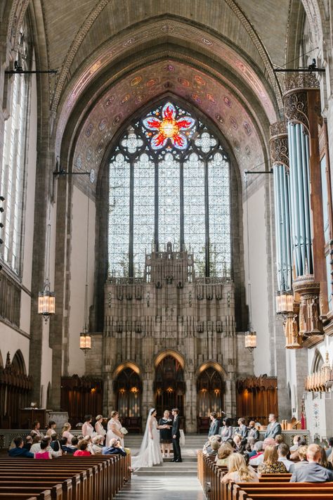 Wedding Schemes, Wedding Ceremony Decorations Church, Sacral Architecture, Glass Chapel, Illinois Wedding Venues, Chicago Engagement Photos, Church Weddings, University Of Chicago, 2025 Wedding