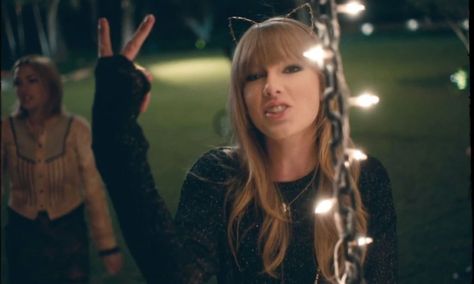 22 Music Video, 22 Taylor Swift, 22 Taylor, Taylor Swift 22, Taylor Swift Music Videos, Cat Ear Headband, Taylor Swift Music, All About Taylor Swift, Taylor Swift Red